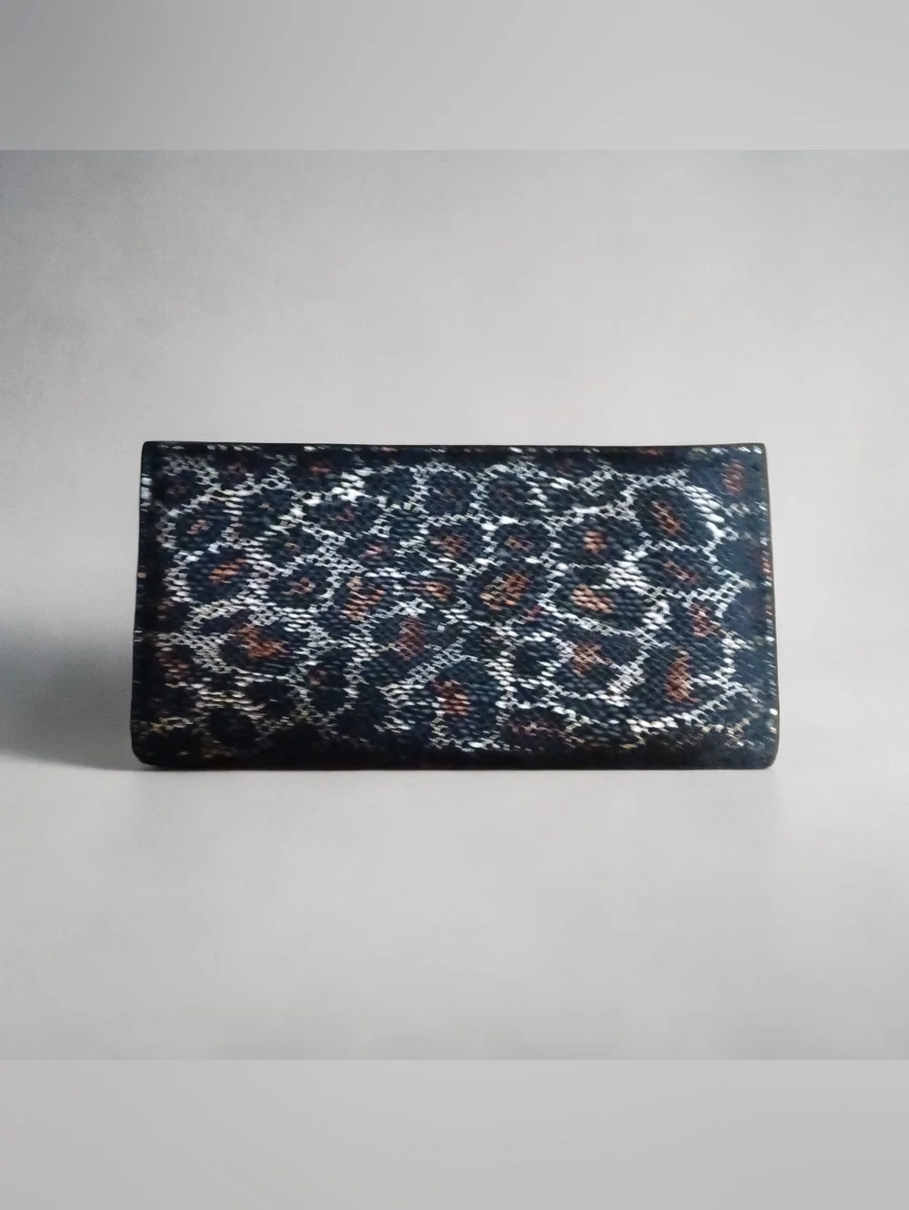N/A stylish clutch